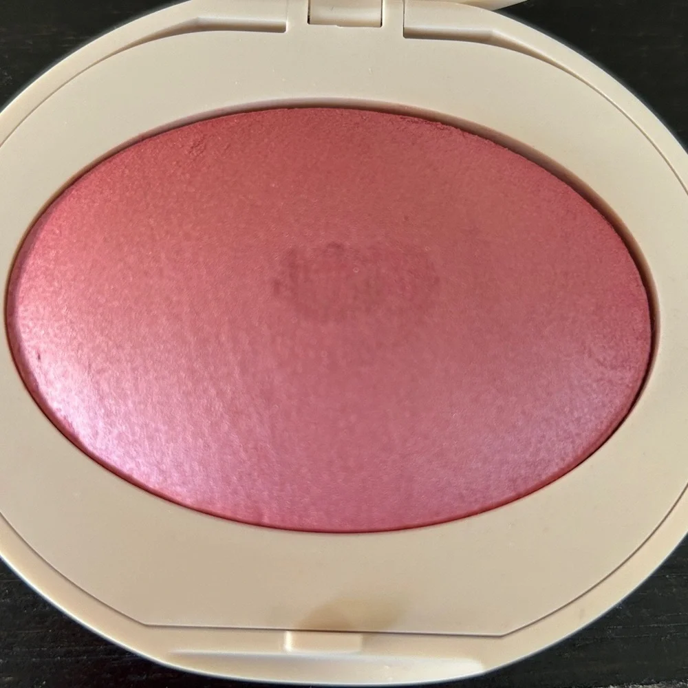 Laura Geller Baked Elements Blush - Shade: Sorano (tiny swatch)